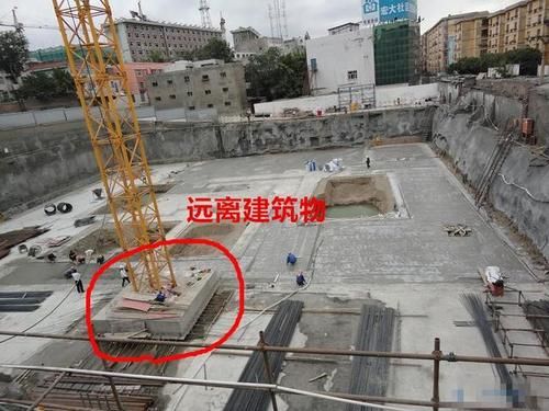 塔吊地下室接口怎么拆（塔吊设在地下室如何对塔吊基础施工）-图2